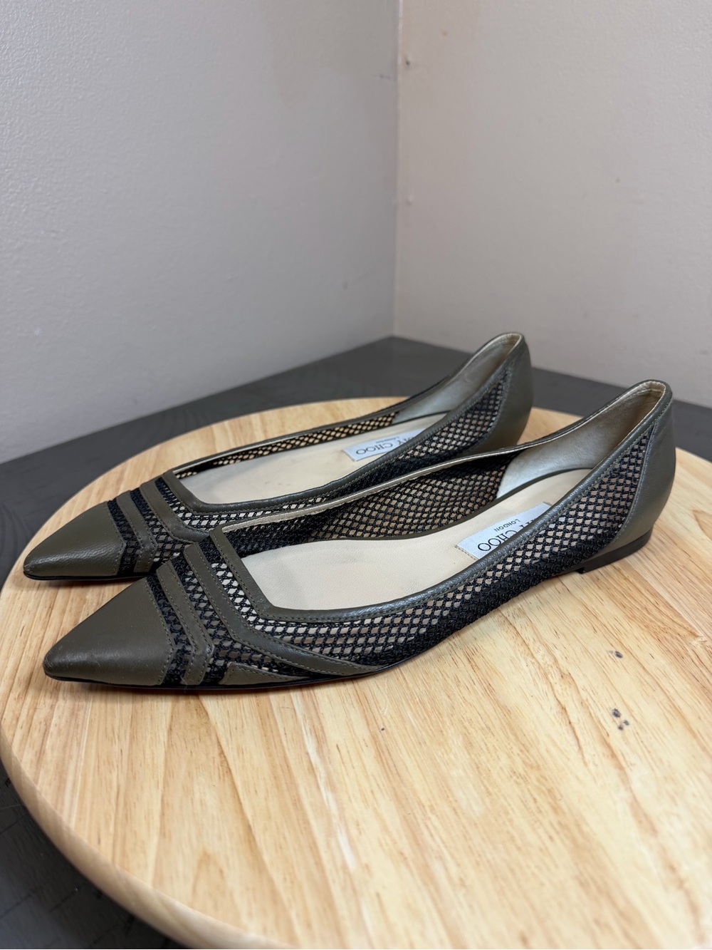 Jimmy Choo women’s Hettie Flat shoes